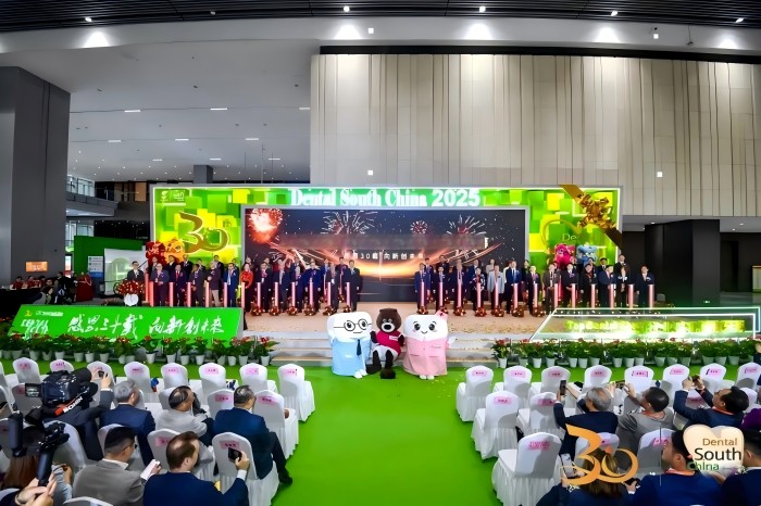 ✨ Innovating Dentistry: YakeBot Unveils Next-Gen Multi-Disciplinary Surgical Robot at Dental South China 2025!
